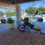 Dva Delfina Vila