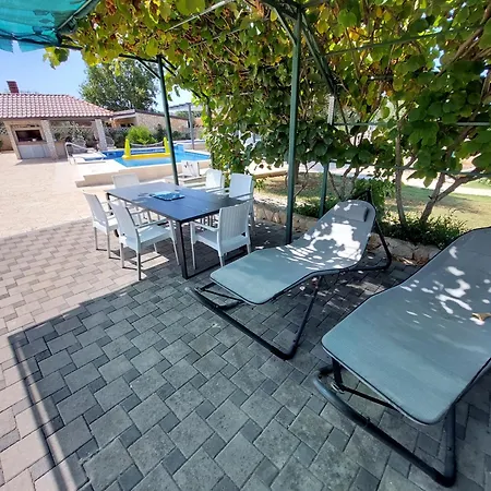 Dva Delfina Villa *