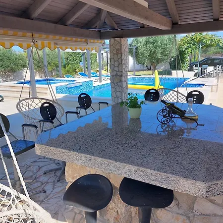 Dva Delfina Villa *