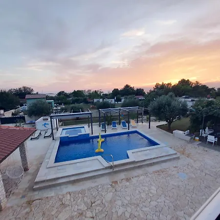 Dva Delfina Villa *