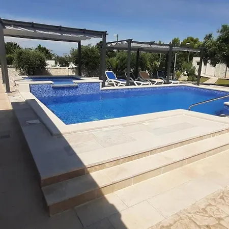 Dva Delfina Villa *