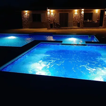 Dva Delfina Villa *